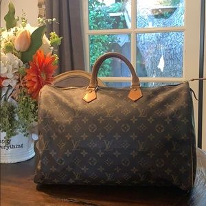 Louis Vuitton Monogram Speedy 40